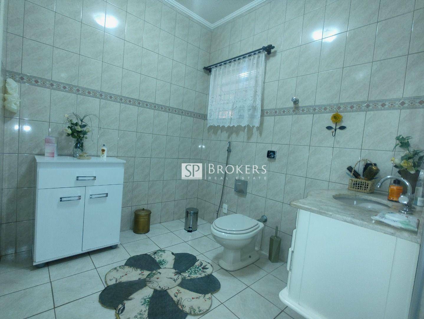 Casa à venda e aluguel com 3 quartos, 184m² - Foto 9