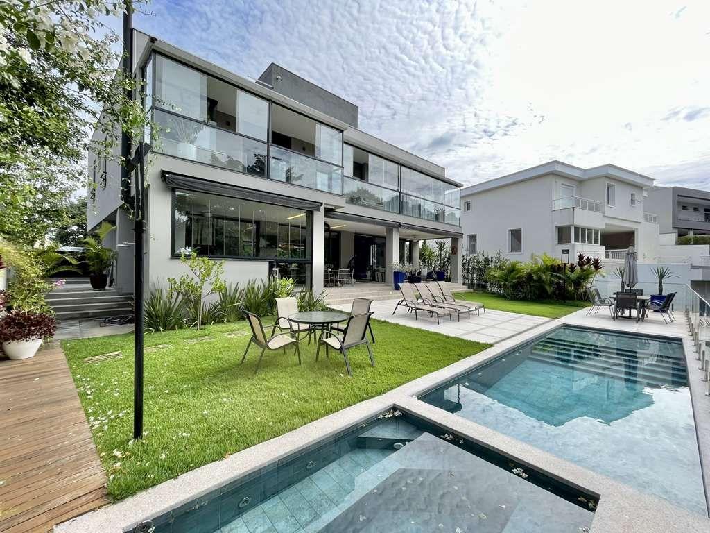 Casa à venda com 4 quartos, 513m² - Foto 1