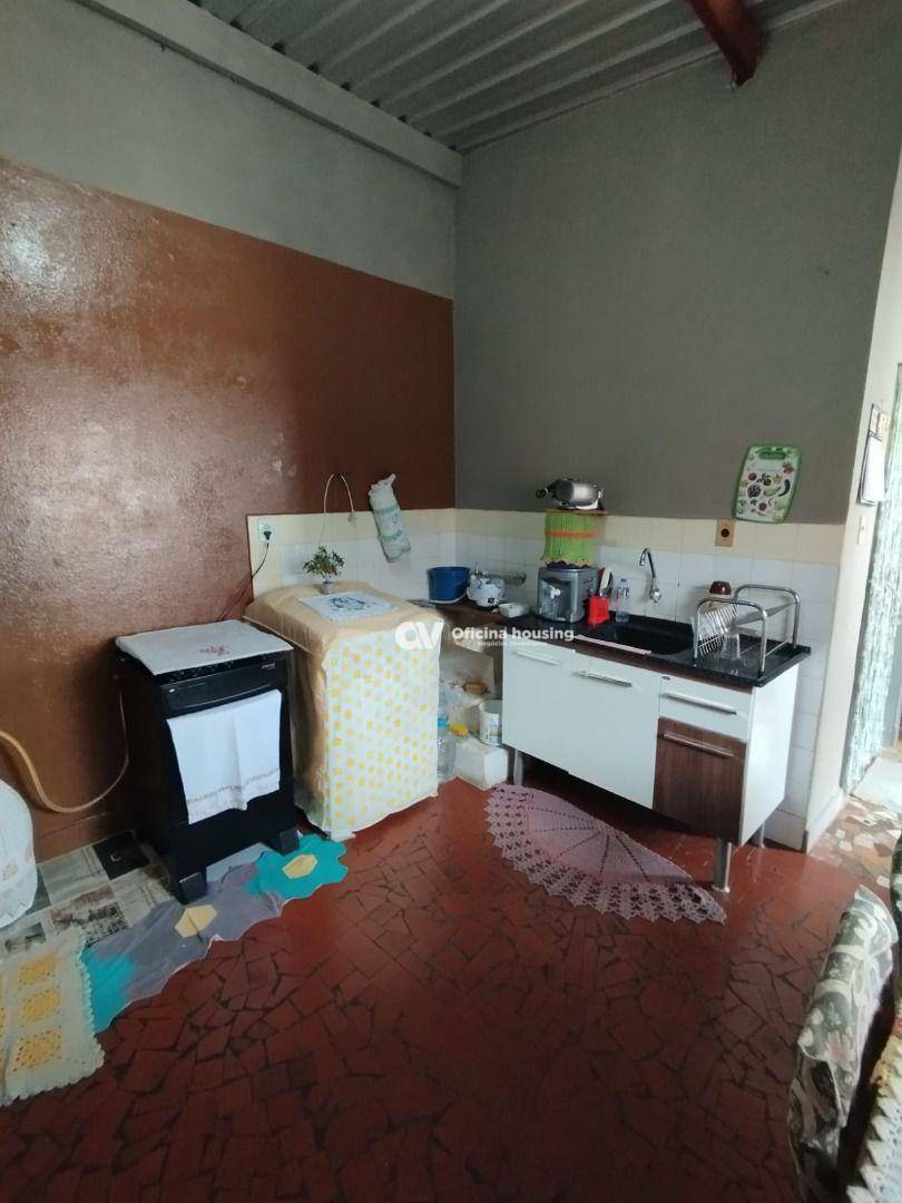 Casa à venda com 4 quartos, 108m² - Foto 9