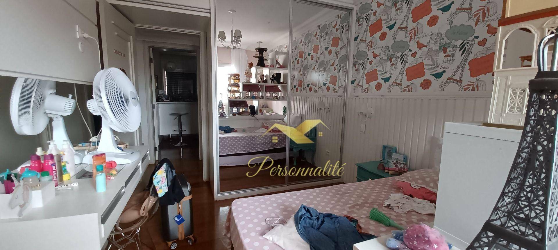 Apartamento à venda com 4 quartos, 210m² - Foto 17