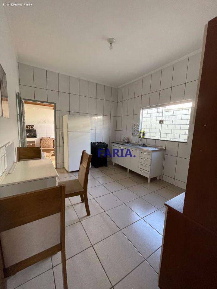 Casa à venda com 2 quartos, 91m² - Foto 4