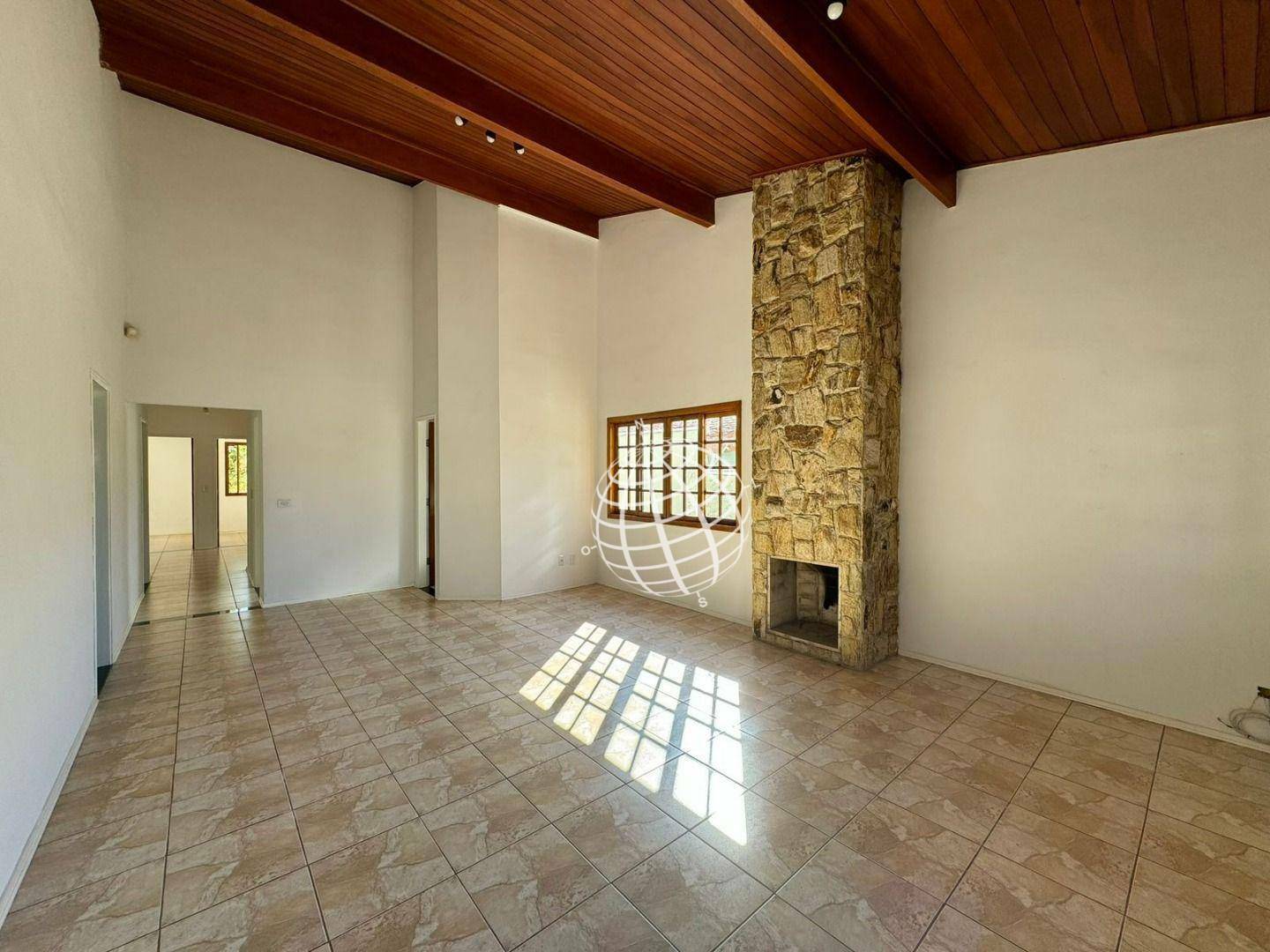 Casa para alugar com 5 quartos, 220m² - Foto 8