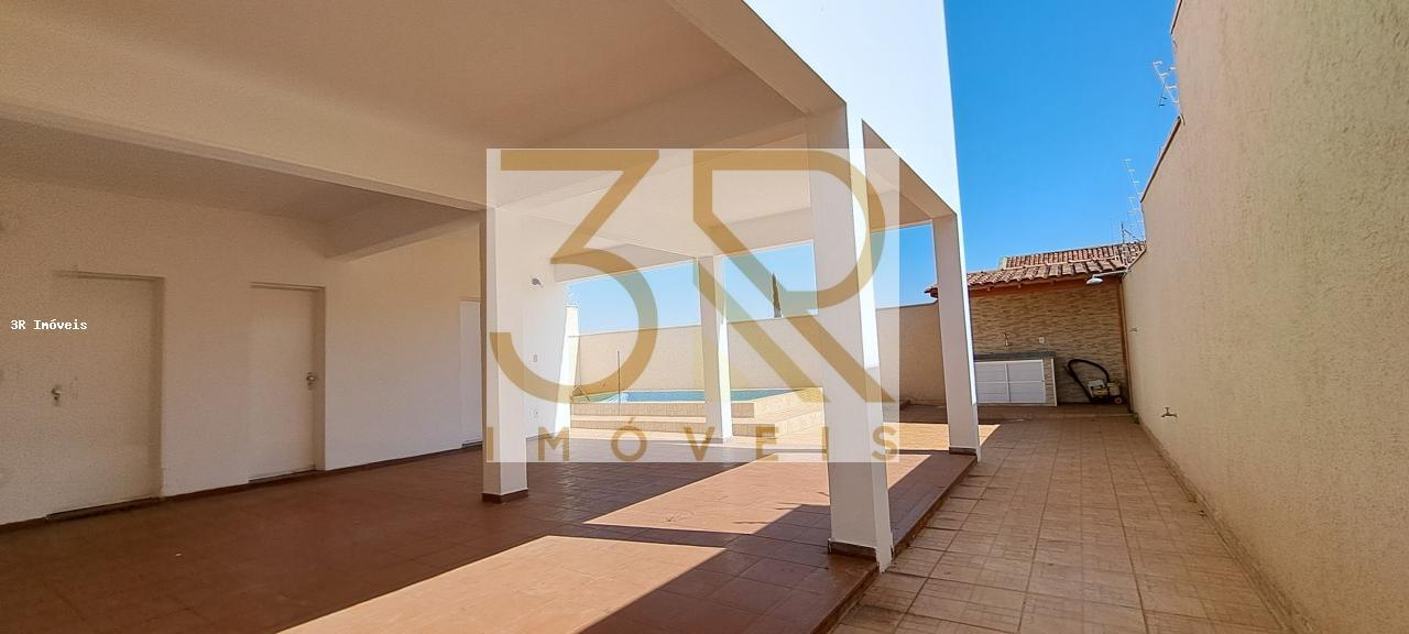 Casa à venda com 4 quartos, 362m² - Foto 24