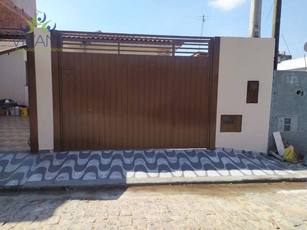 Casa à venda com 2 quartos, 57m² - Foto 1