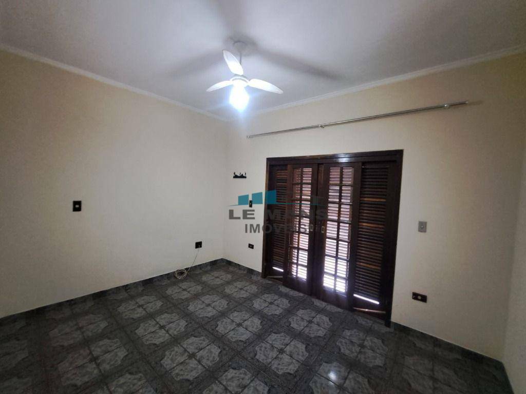 Casa para alugar com 4 quartos, 150m² - Foto 22