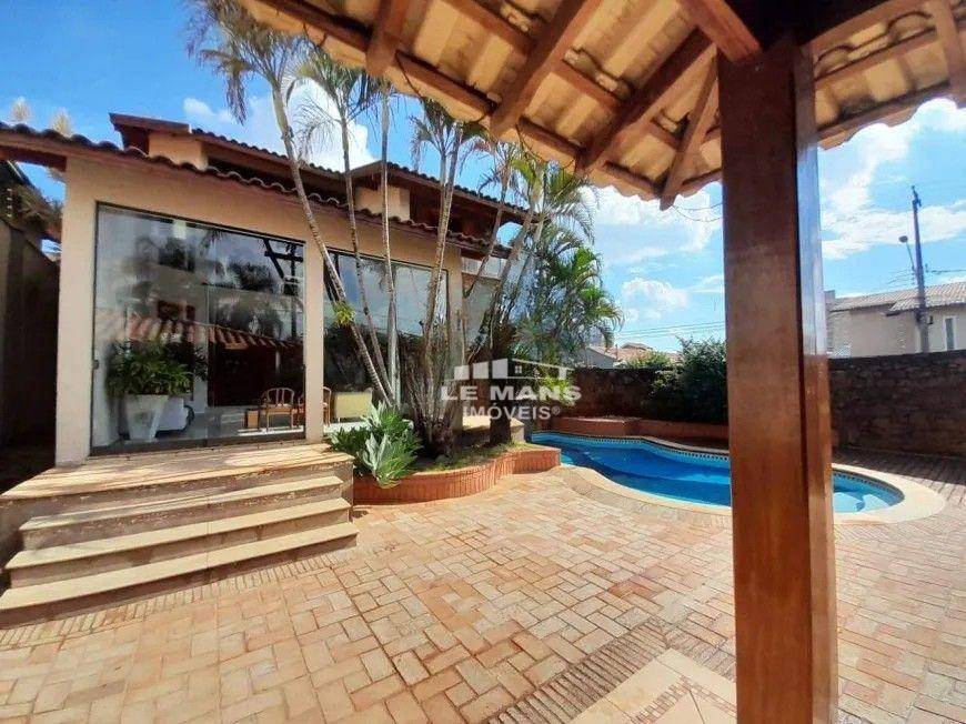 Casa, 3 quartos, 243 m² - Foto 2