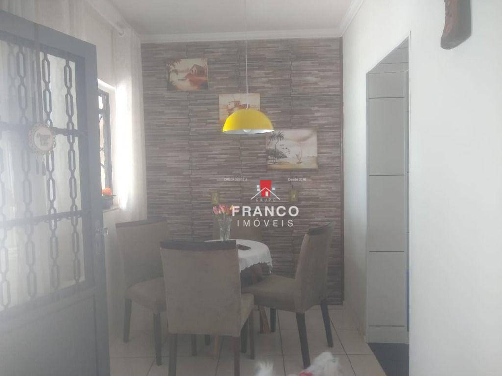 Casa à venda com 3 quartos, 226m² - Foto 15