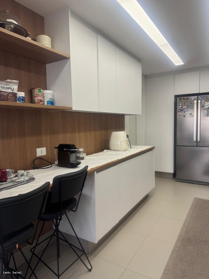 Apartamento para alugar com 3 quartos, 198m² - Foto 7