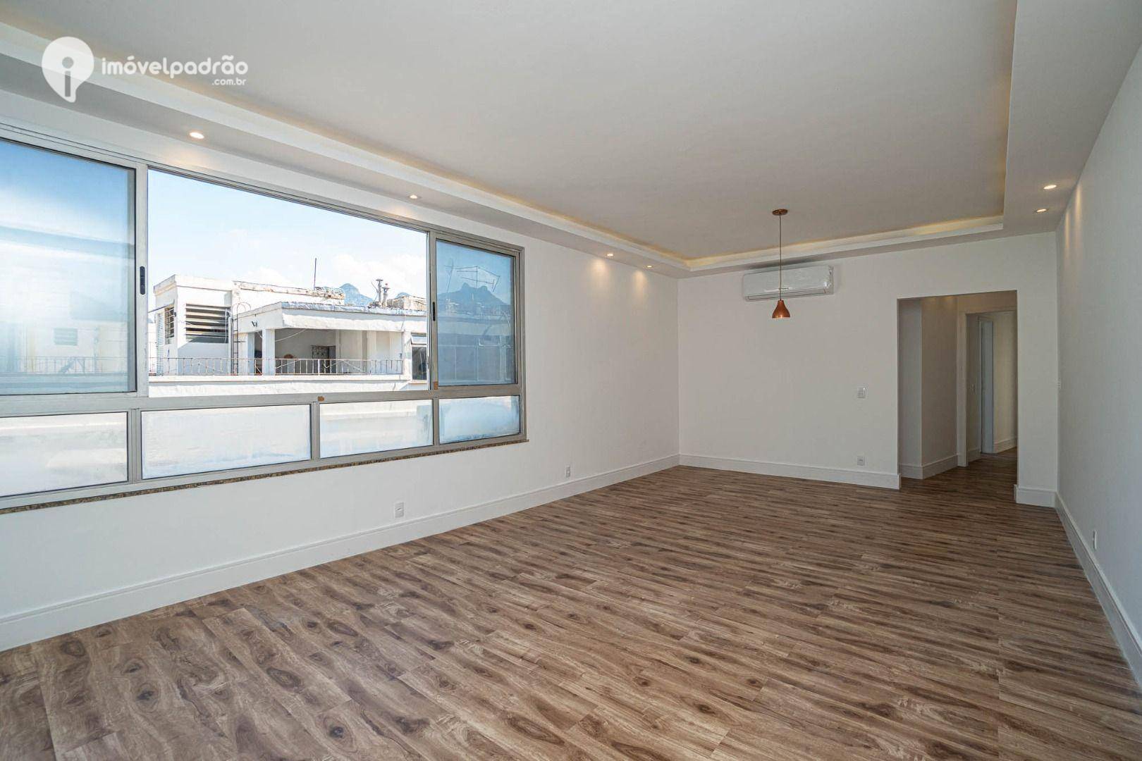 Apartamento à venda com 4 quartos, 130m² - Foto 2