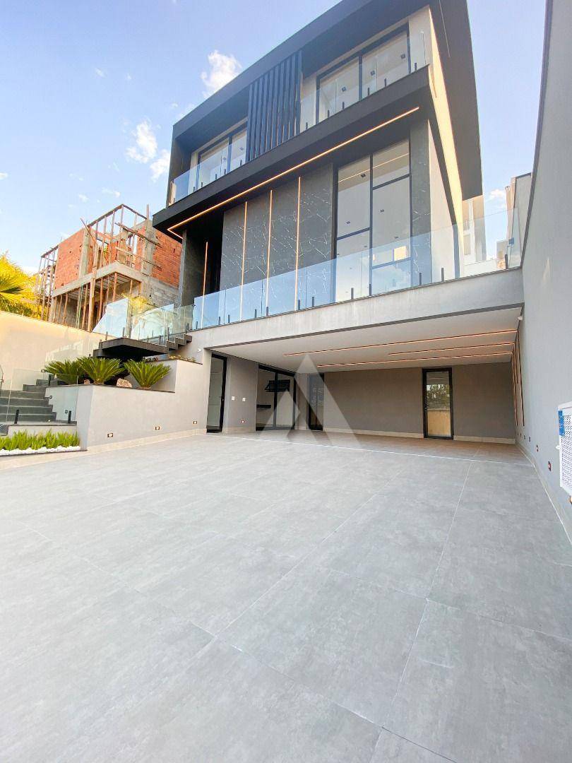 Casa, 3 quartos, 315 m² - Foto 1