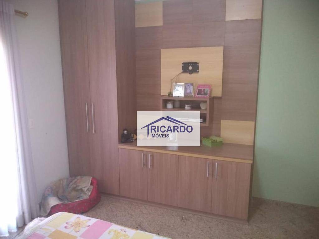 Sobrado à venda com 3 quartos, 220m² - Foto 18