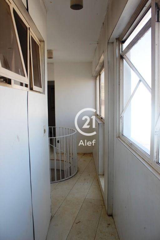 Apartamento à venda com 3 quartos, 642m² - Foto 13