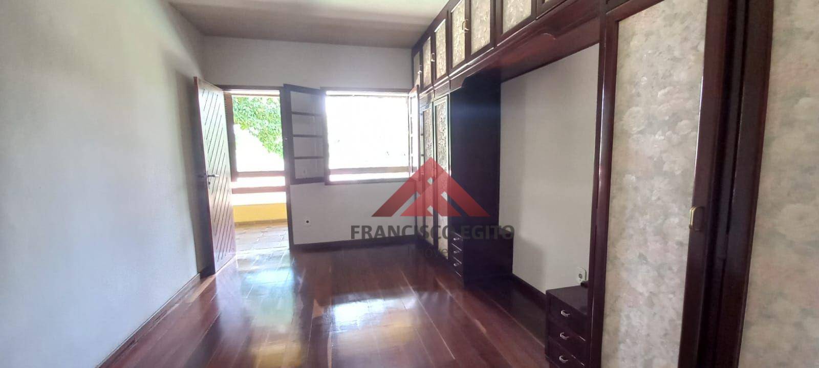 Casa à venda com 6 quartos, 333m² - Foto 6