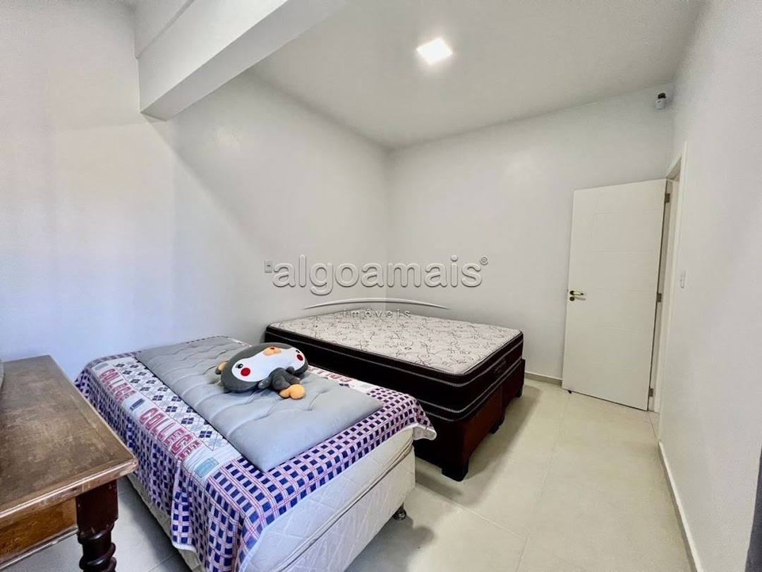 Casa à venda com 9 quartos, 15m² - Foto 21