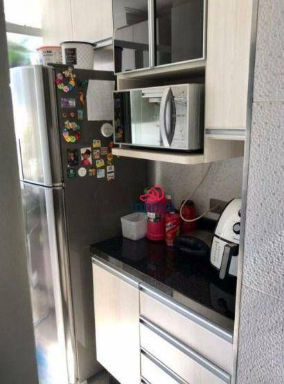 Apartamento à venda com 2 quartos, 65m² - Foto 4