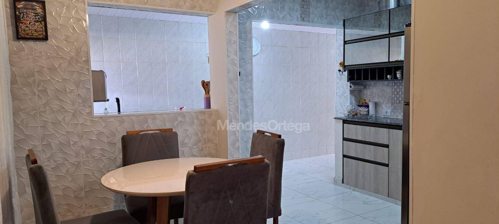 Casa à venda com 3 quartos, 193m² - Foto 4