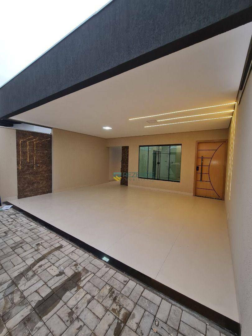 Casa à venda com 3 quartos, 135m² - Foto 1