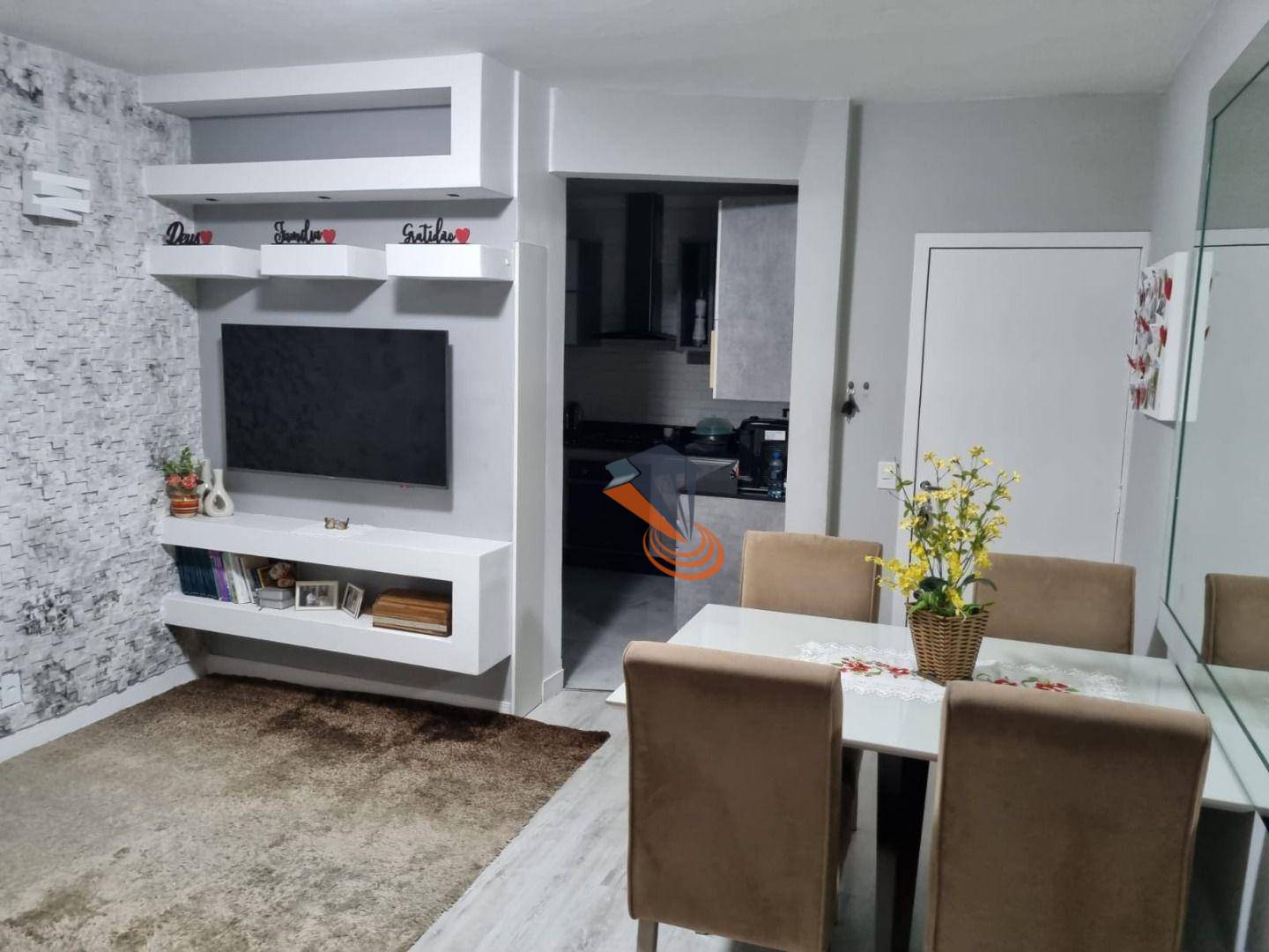 Apartamento à venda com 2 quartos, 67m² - Foto 1