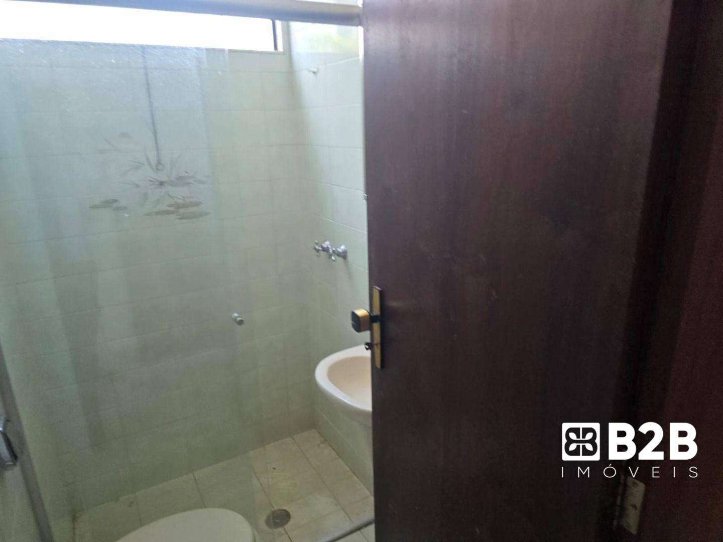 Casa à venda com 5 quartos, 290m² - Foto 6