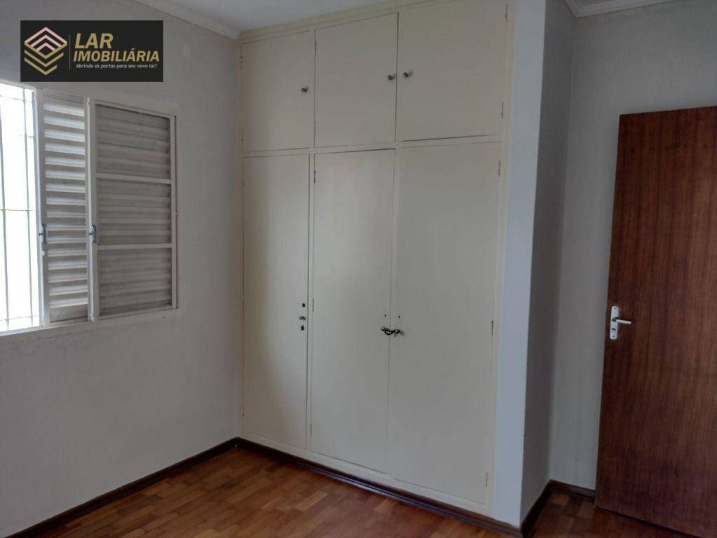 Casa para alugar com 3 quartos, 180m² - Foto 17