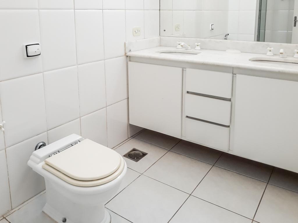 Apartamento à venda com 4 quartos, 220m² - Foto 17