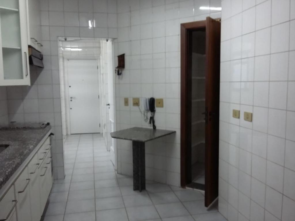 Apartamento à venda com 3 quartos, 155m² - Foto 9