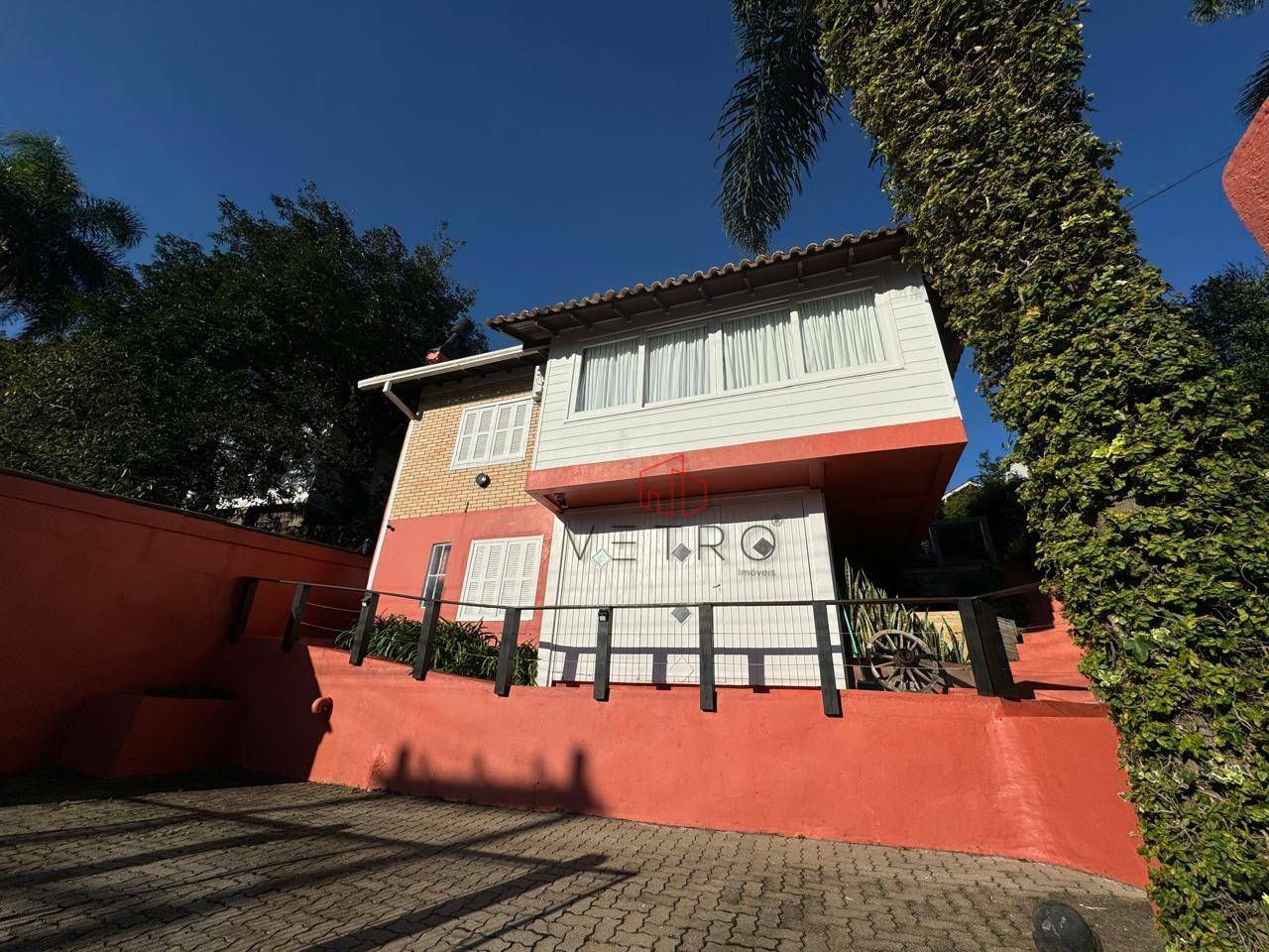 Casa à venda com 3 quartos, 65m² - Foto 1