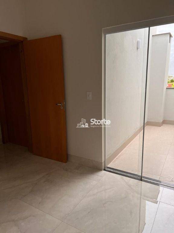 Casa à venda com 3 quartos, 124m² - Foto 11