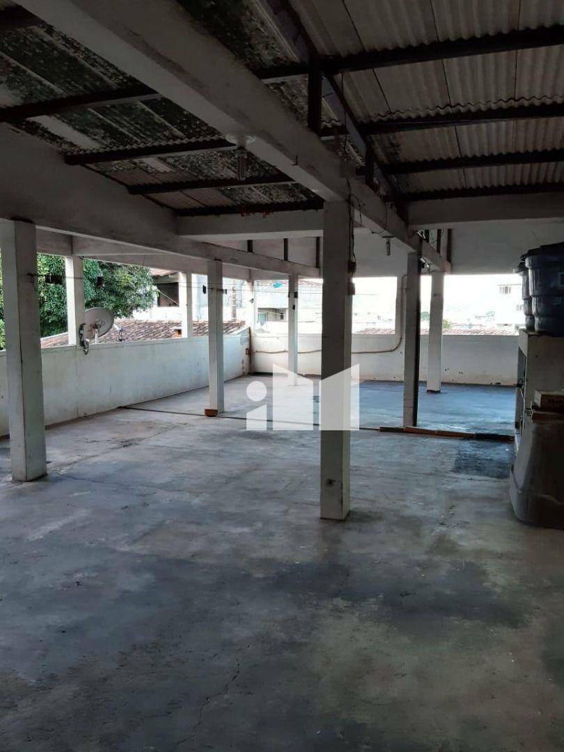 Casa de Condomínio à venda com 4 quartos, 214m² - Foto 27