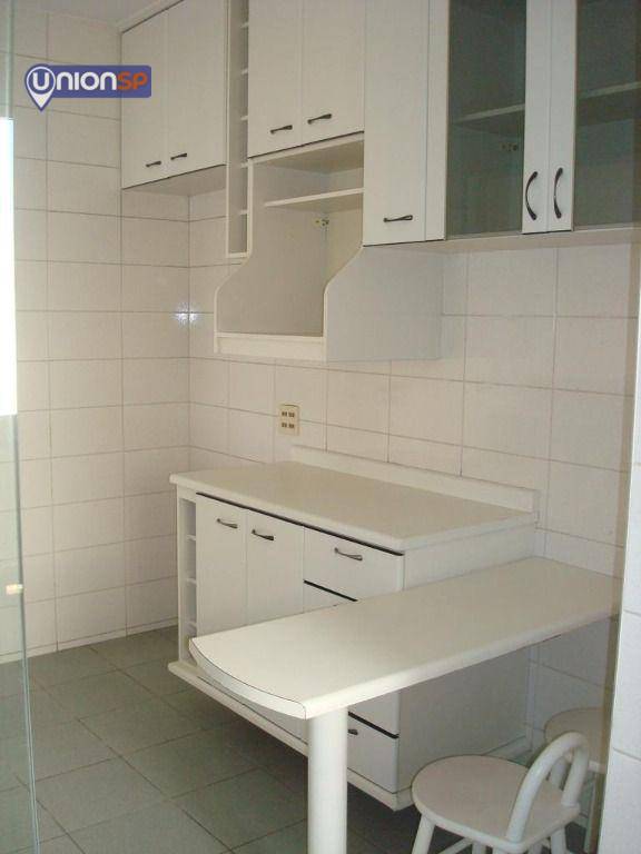 Apartamento à venda com 3 quartos, 75m² - Foto 3