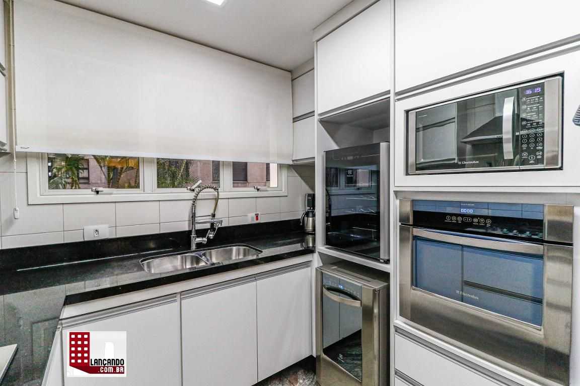 Apartamento à venda com 4 quartos, 198m² - Foto 17