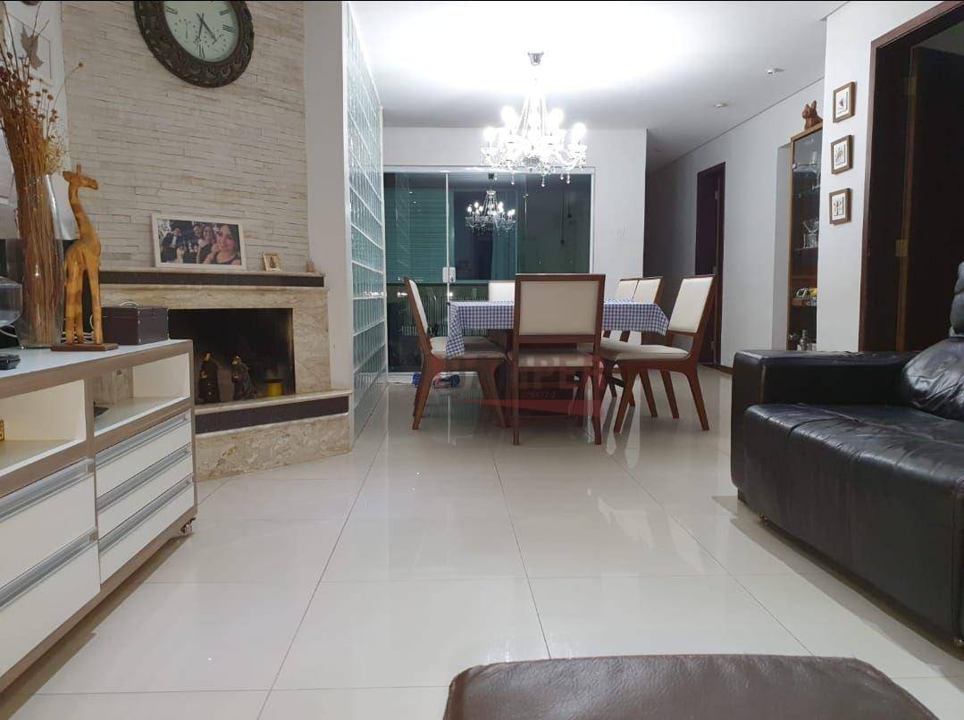 Sobrado, 3 quartos, 228 m² - Foto 1
