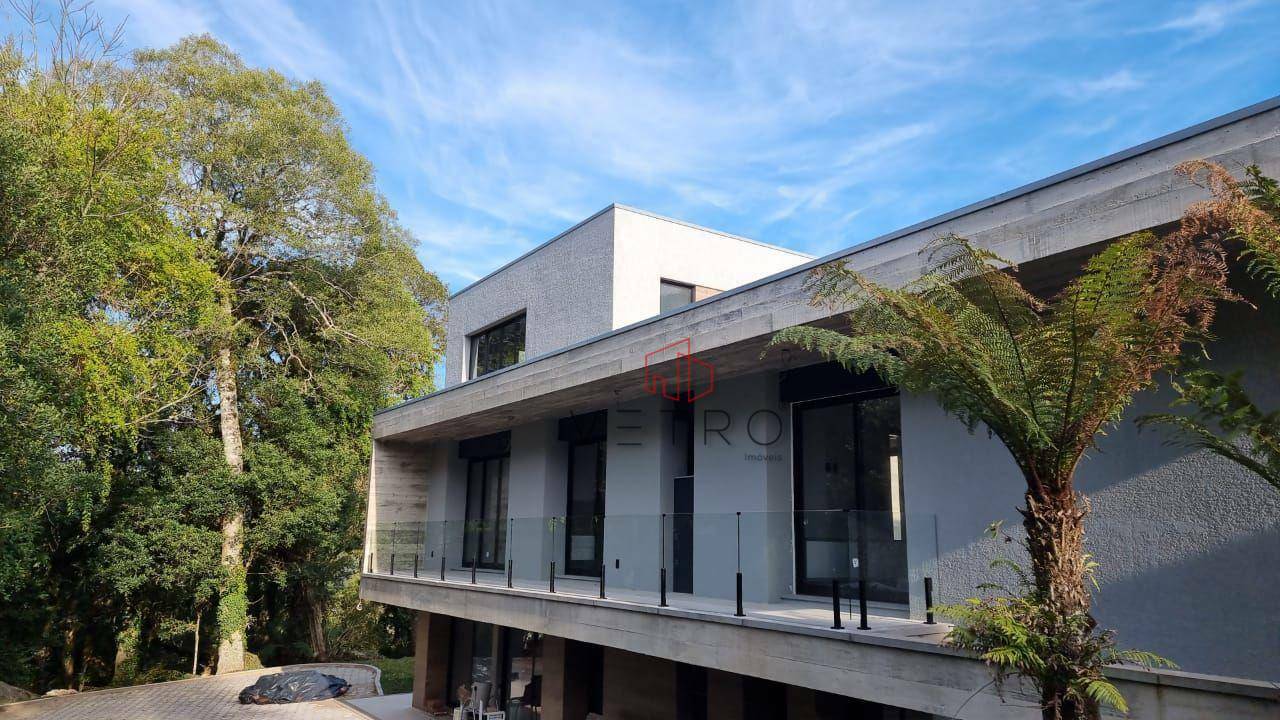 Casa à venda com 7 quartos, 475m² - Foto 1