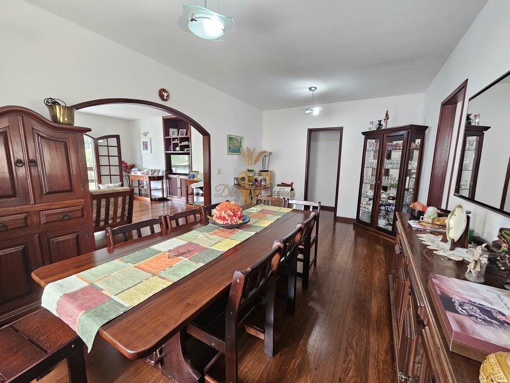 Casa à venda com 3 quartos, 200m² - Foto 17