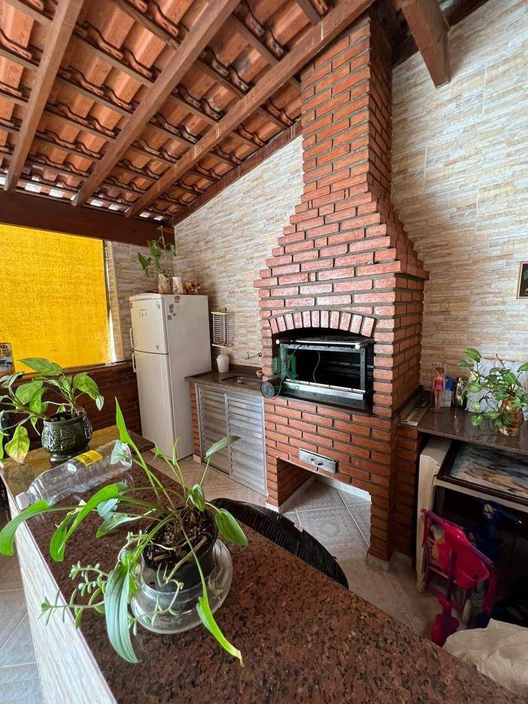 Casa à venda com 3 quartos, 250m² - Foto 17