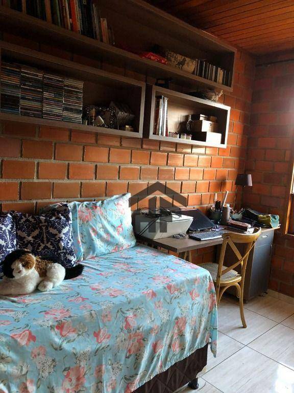 Casa de Condomínio à venda com 4 quartos, 217m² - Foto 10