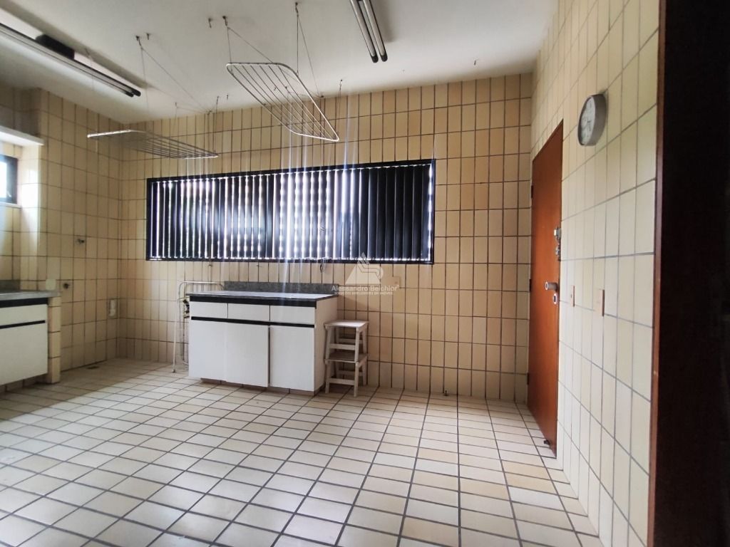 Apartamento à venda com 3 quartos, 276m² - Foto 23