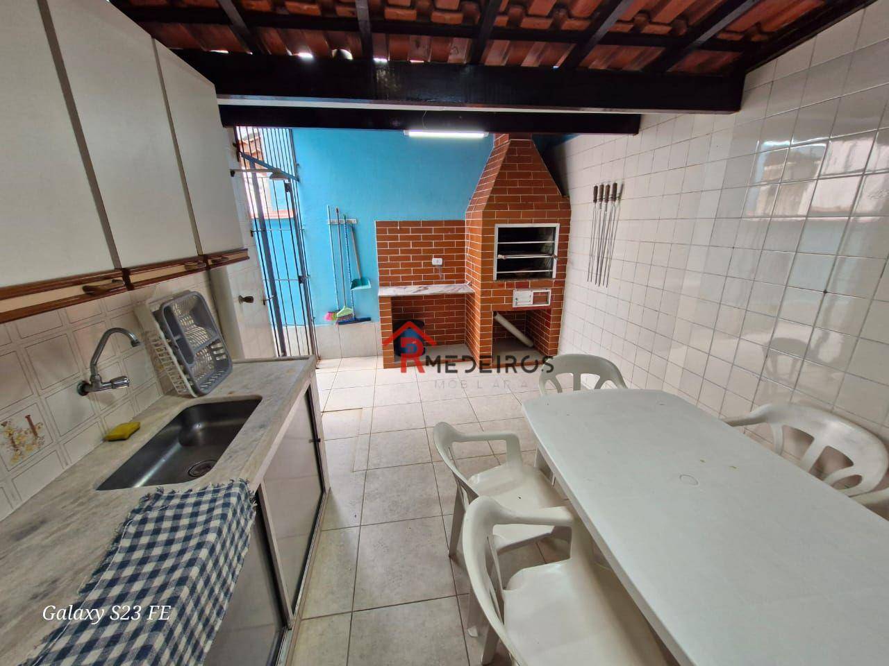 Casa à venda com 2 quartos, 94m² - Foto 1