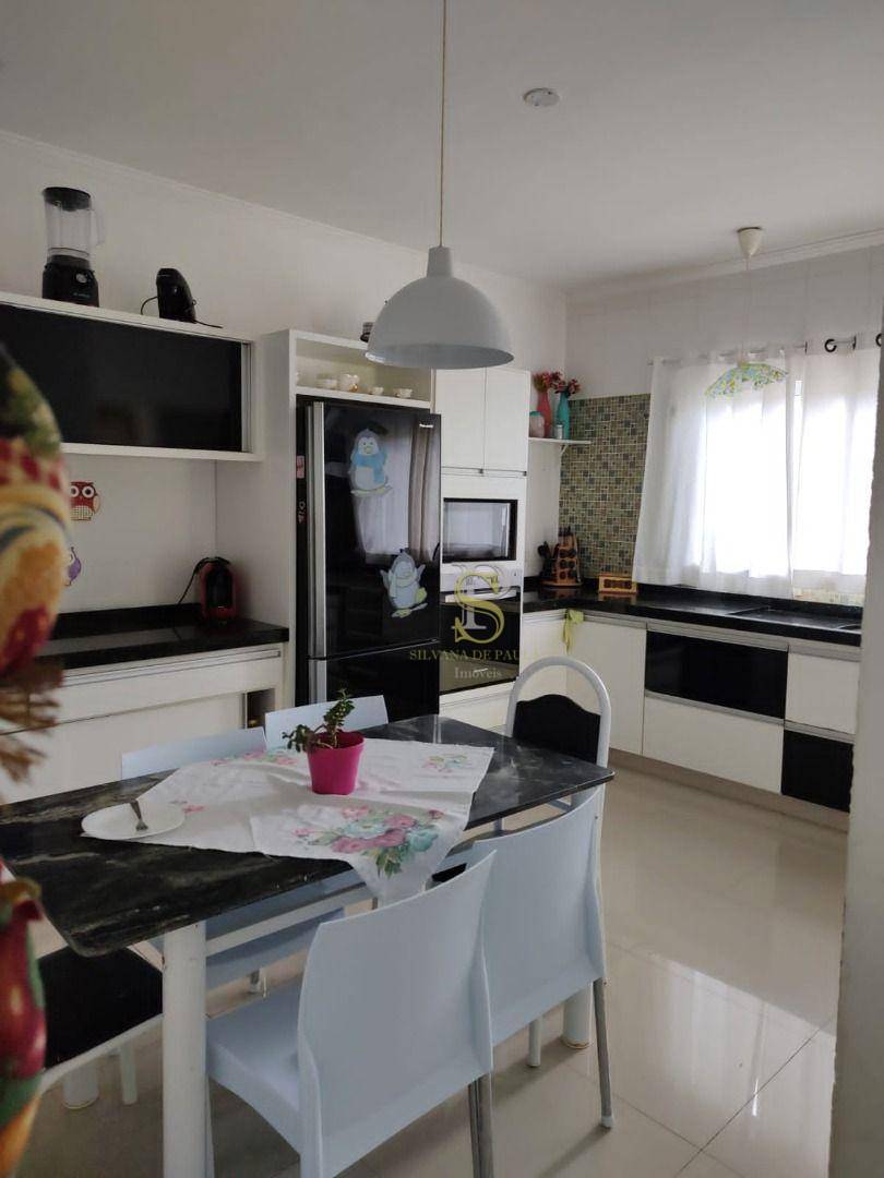 Casa de Condomínio à venda com 4 quartos, 400m² - Foto 13