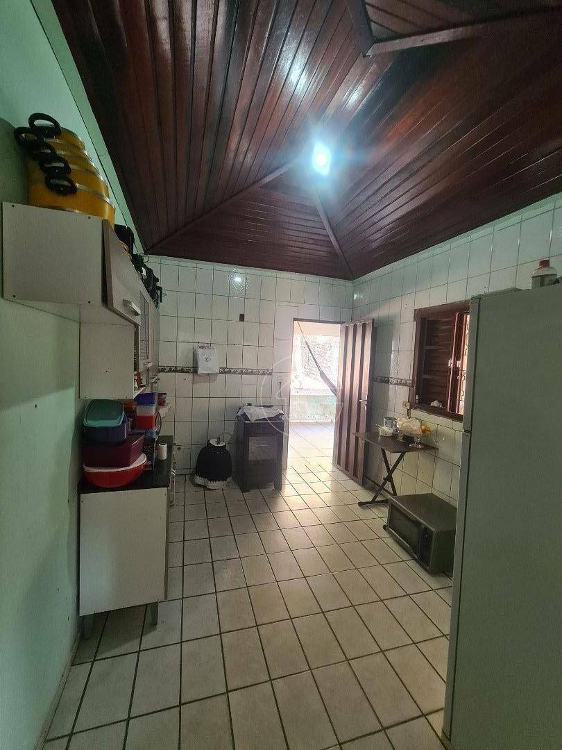 Casa à venda com 3 quartos, 170m² - Foto 9