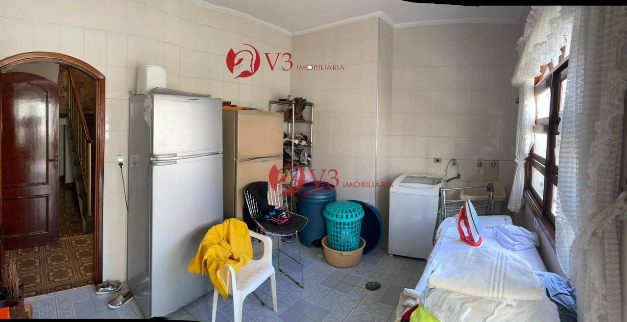 Casa à venda com 4 quartos, 330m² - Foto 16