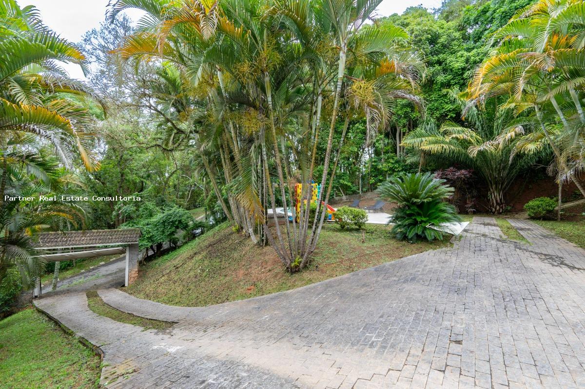 Casa à venda com 6 quartos, 1918m² - Foto 2