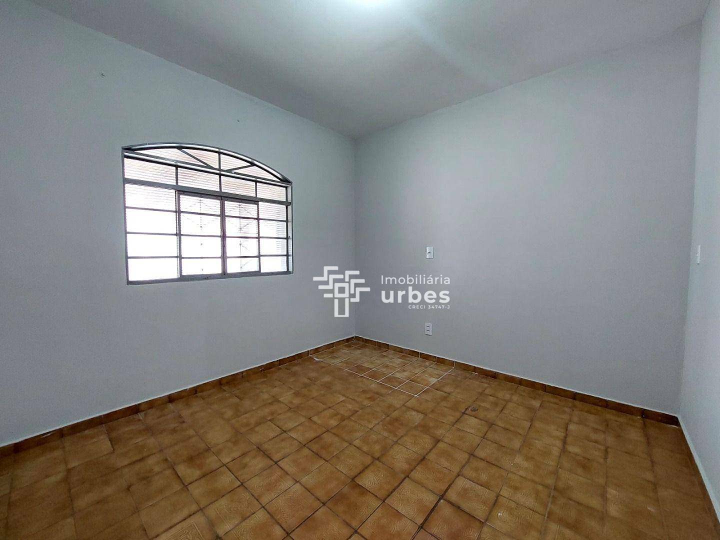 Casa para alugar com 3 quartos, 100m² - Foto 2