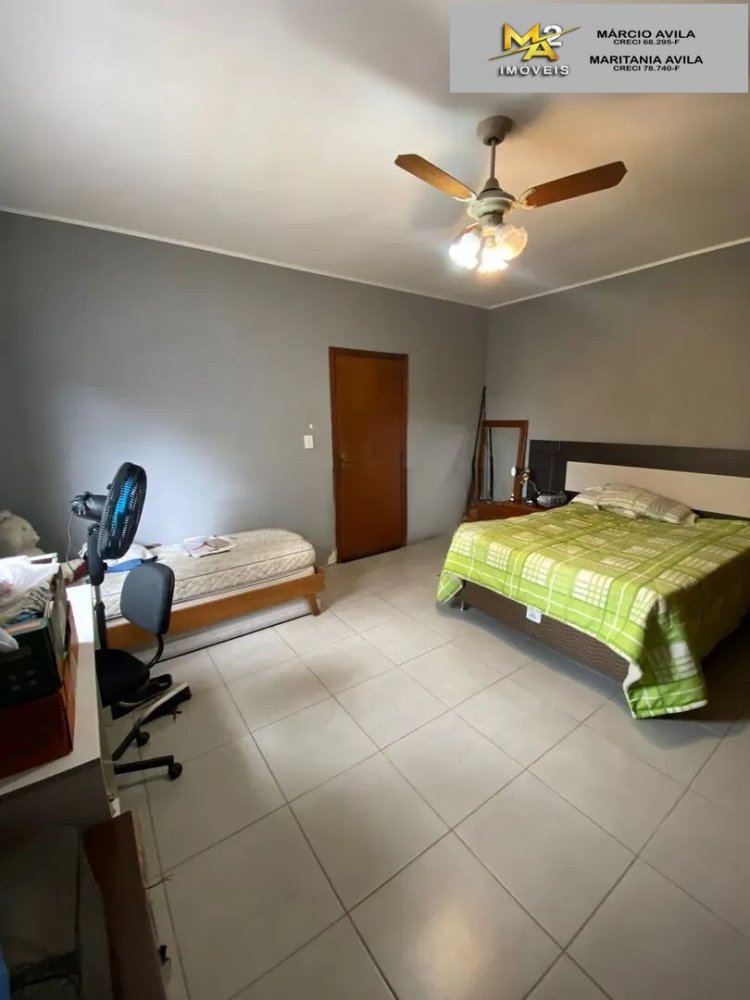 Casa à venda com 4 quartos, 300m² - Foto 5