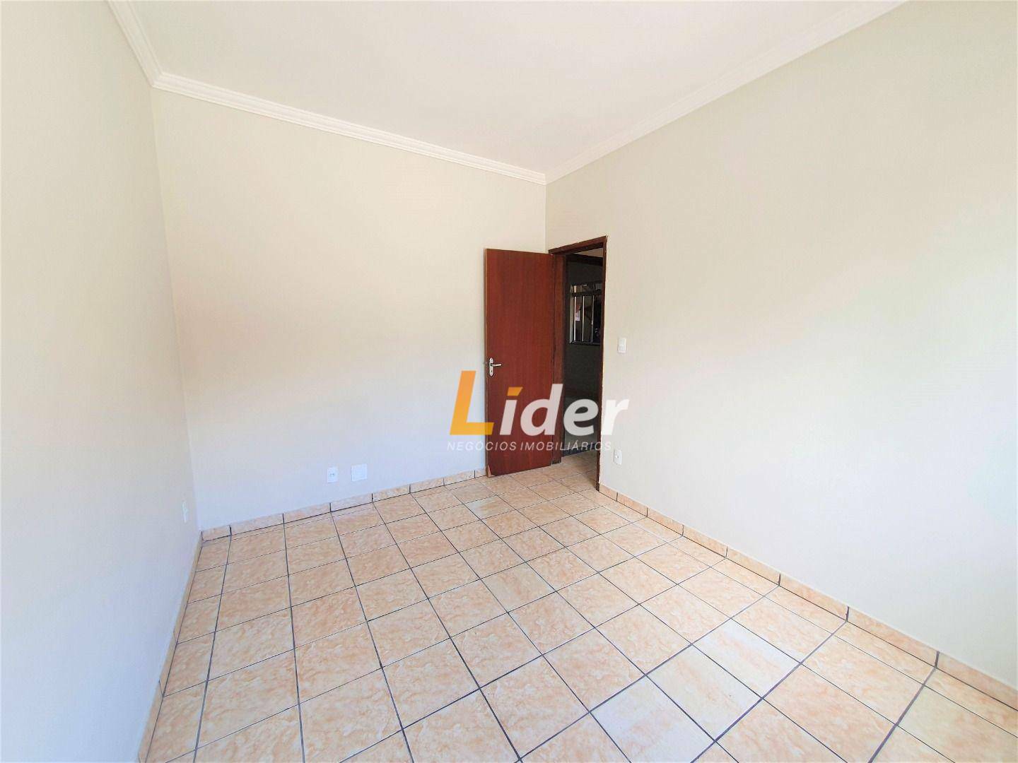 Apartamento para alugar com 2 quartos, 67m² - Foto 8