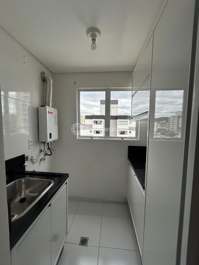 Apartamento à venda com 2 quartos, 66m² - Foto 13