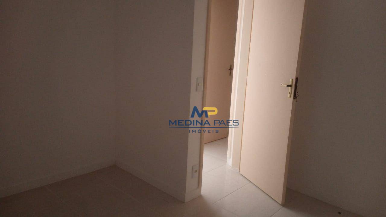 Casa à venda com 2 quartos, 60m² - Foto 17