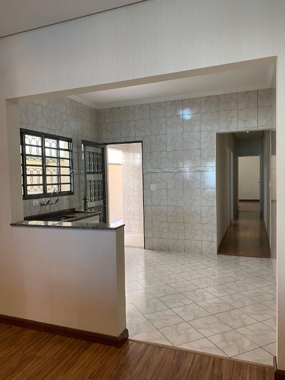 Casa à venda com 2 quartos, 126m² - Foto 2