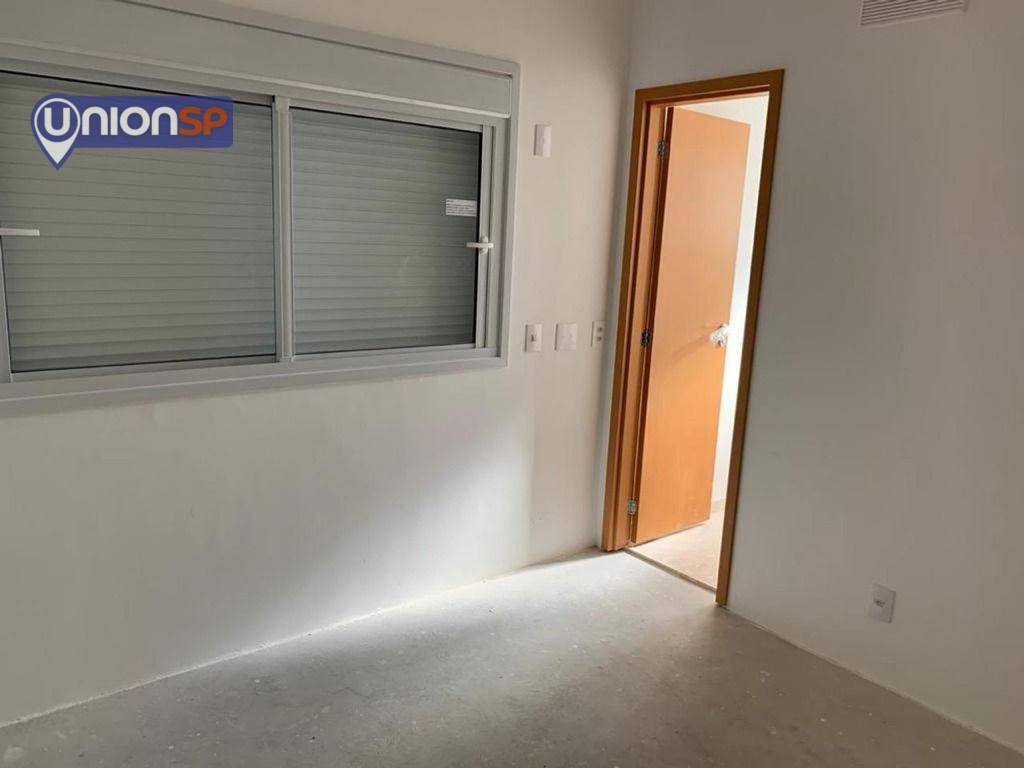 Apartamento à venda com 4 quartos, 211m² - Foto 4