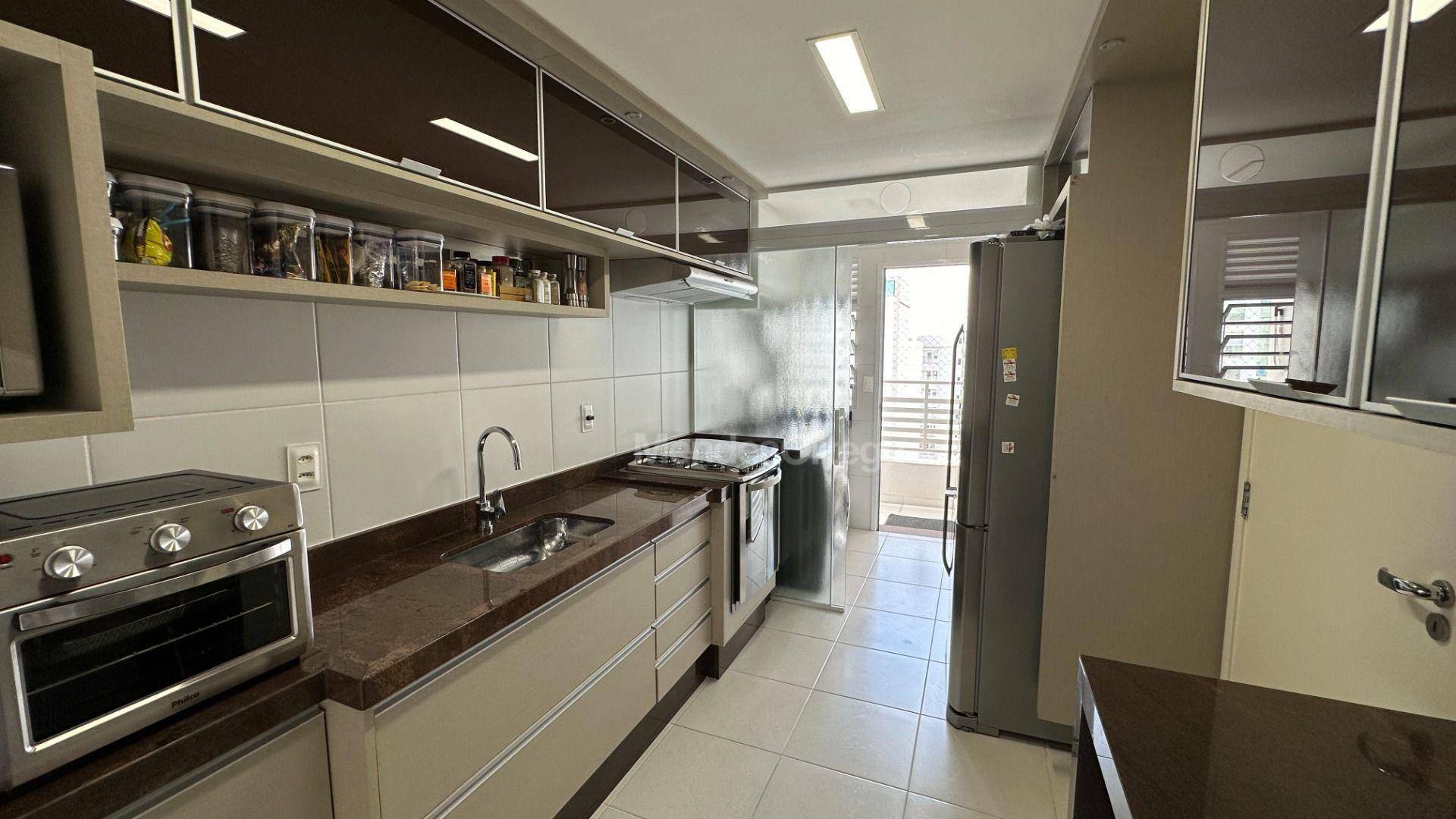 Apartamento à venda com 3 quartos, 125m² - Foto 12